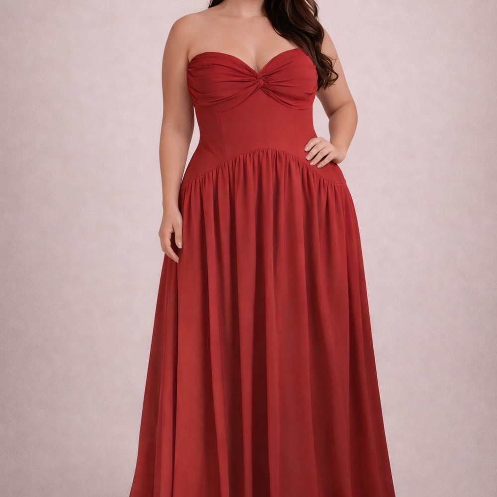 Chic Strapless Scarlet Gown